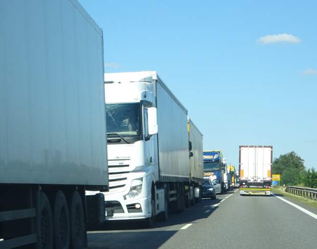 «Страна»: Украинские водители бросают грузовики за границей и сбегают в Европу