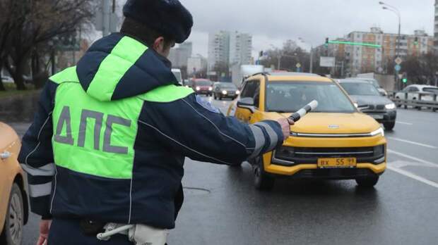 Внимание к «шашечкам»: как ГИБДД контролирует автомобили такси