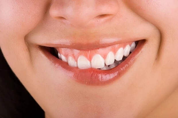 Стоматолог Тумашевич назвал главные ошибки при чистке зубов электрощёткой