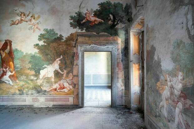 16 потрясающих фресок в заброшенных домах Италии, которые запечатлел фотограф