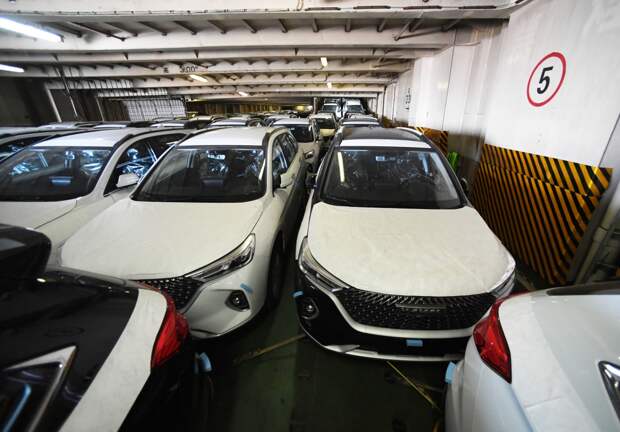 Объем ввезенных в Россию легковых автомобилей резко вырос