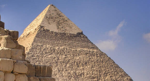 В пирамиде Сахура египтологи открыли восемь заблокированных кладовых