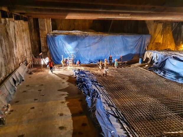 Специалисты УСК Мост Руслана Байсарова готовят к работе 10-метровый ТПМК