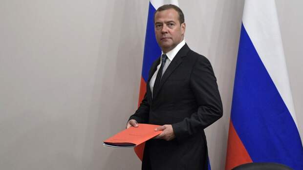 Медведев заявил о желании Запада дестабилизировать и разделить Россию