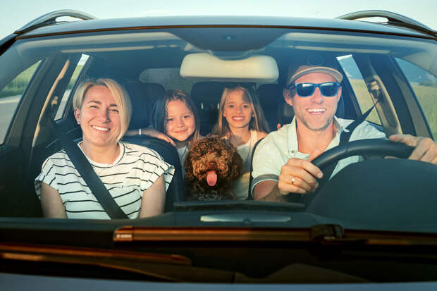 PLOS ONE: разговор за рулем нарушает самые быстрые зрительные реакции водителя