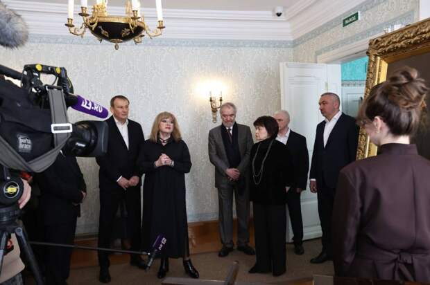 Русский музей запустил акцию «Музейные жемчужины Серебряного ожерелья»