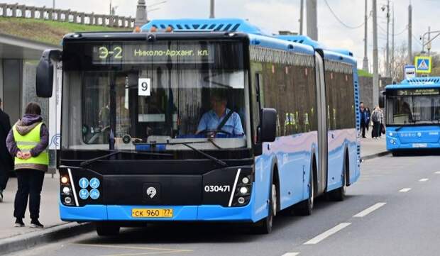 Ликсутов: Бесплатные автобусы на Красную горку и Радоницу запустят в Москве