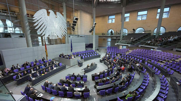 Bild: семерым сотрудникам партии АдГ запретили вход в бундестаг