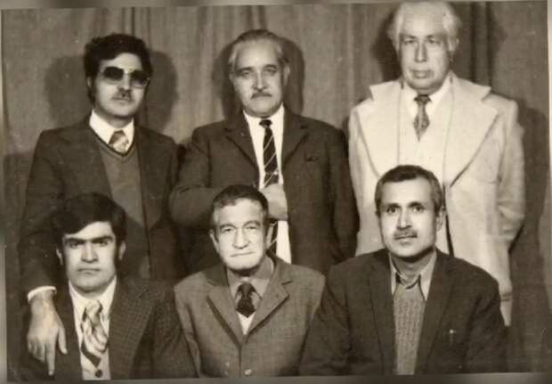 Абдуррауф Бенава (в центре, верхний ряд)
