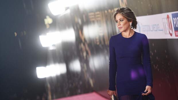 Ведущая Юлия Барановская появилась на премии с сыном от Аршавина