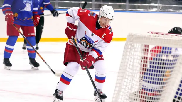 Команда Путина и Лукашенко победила в хоккейном товарищеском матче