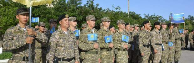Морские пехотинцы в Актау отметили День государственных символов