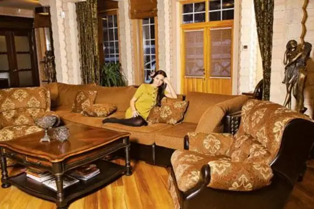 Гостиная в доме Алсу. Гостиная в доме Алсу.