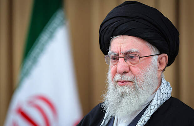 NYT: ЦРУ в течение месяцев отслеживало Верховного лидера Ирана Хаменеи