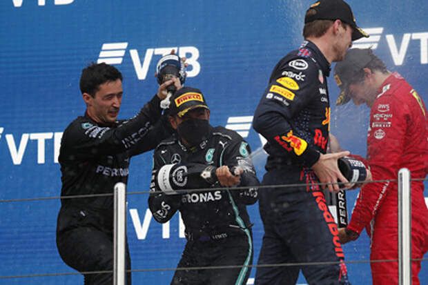 Сотая победа Хэмилтона в «Формуле-1» пришлась на Гран-при России