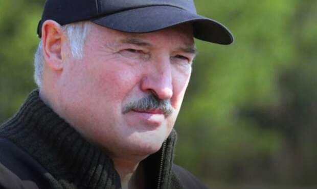 Лукашенко заявил, что колючая проволока не остановит людей на границе РФ и РБ