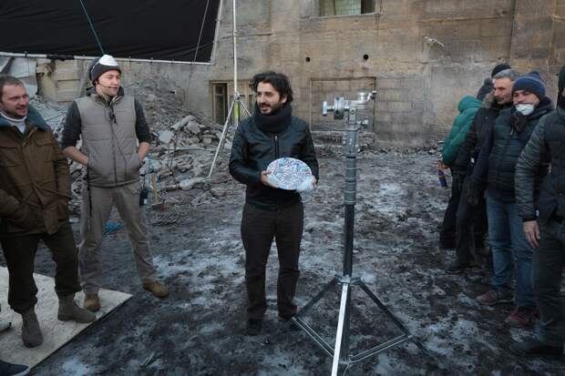 Сарик Андресаян на съемочной площадке фильма "Землетрясение"