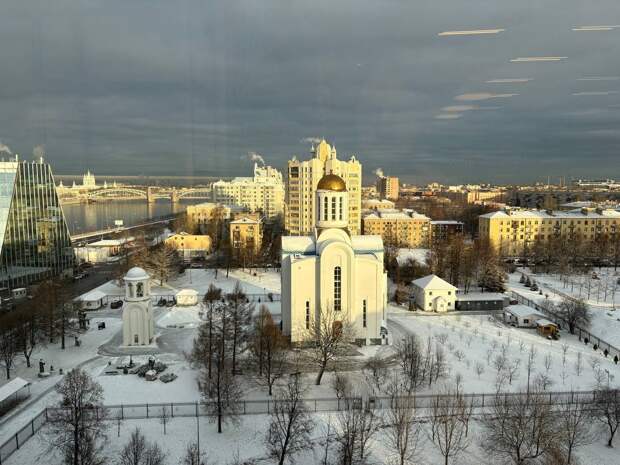 Колесов: 2025 год стал вторым по уровню тепла в Петербурге