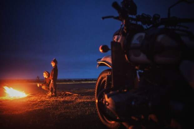 Последняя ночь в Иране, рядом с Каспийским морем монголия, мотоцикл, мотоцикл с коляской, мотоцикл урал, путешественники, путешествие, средняя азия, туризм