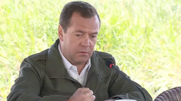 Медведев: усиление санкций США можно будет считать объявлением экономической войны