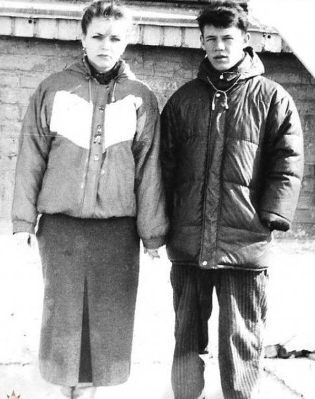 Ходячий антисекс или ужасная одежда 80-90-х гг. Неужели это кому-то могло нравиться? Ходячий антисекс или ужасная одежда 80-90-х гг. Неужели это кому-то могло нравиться?