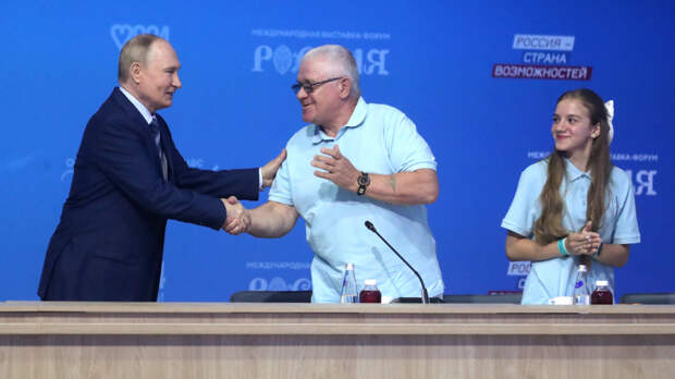 Путин встретился с финалистами конкурса «Это у нас семейное». Главное