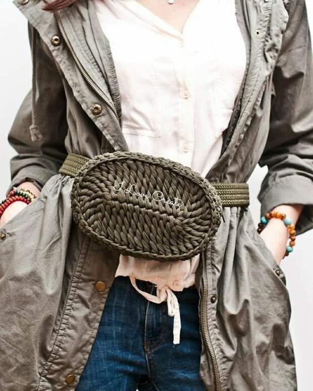 12 стильных вязаных и сшитых сумочек на пояс