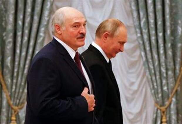 Russian President Vladimir Putin and his Belarusian counterpart Alexander Lukashenko attend a news conference following their talks at the Kremlin in Moscow, Russia September 9, 2021. REUTERS/Shamil Zhumatov