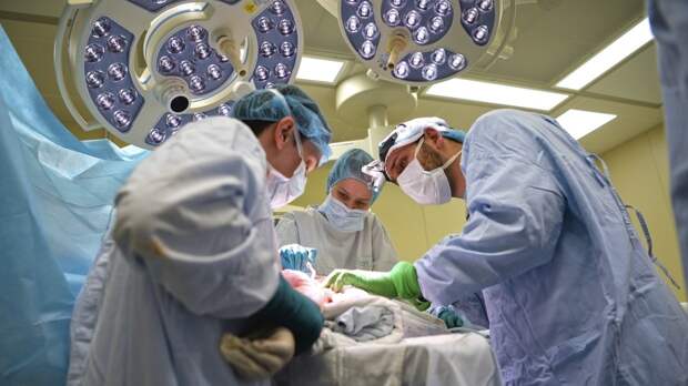 Свердловские онкологи спасли пациента с пятикилограммовой опухолью на ноге