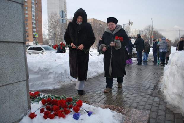 Жители Южного Медведкова почтили память погибших героев