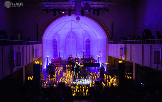 Петербуржцев приглашают на шоу "Рок при свечах"