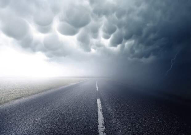 Поразительные облака Mammatus