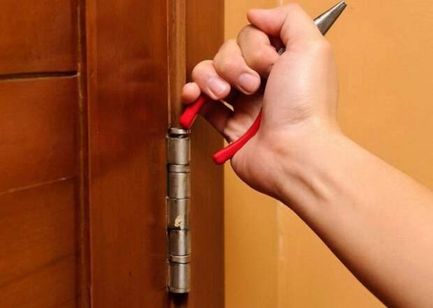 Копеечное средство от скрипа дверных петель, которое можно найти в шкафчике на кухне