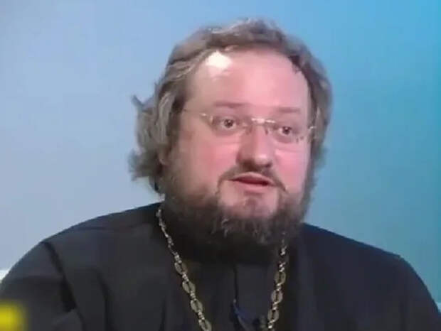 «Яхта, Mercedes и квартира на Тверской»: священник раскрыл, чем радовать батюшек