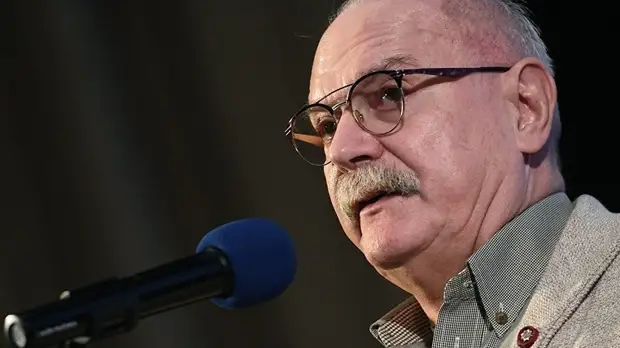 Михалков прокомментировал режиссёрский дебют дочери в фильме «Проигранное место»