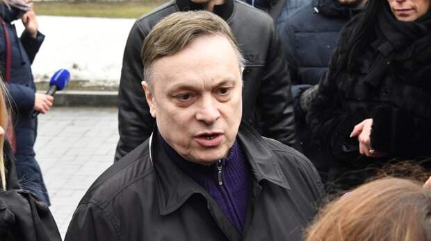 Продюсера "Ласкового мая" объявили в розыск по делу об обмане основателя группы