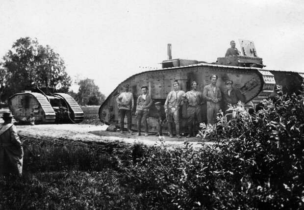 Захваченные большевиками у Деникинской армии танки