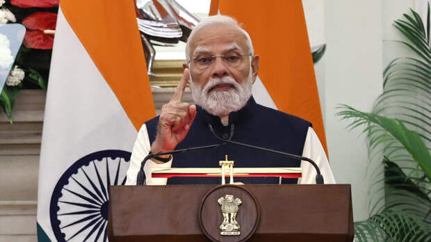 Моди написал сообщение на русском языке после встречи с Мантуровым