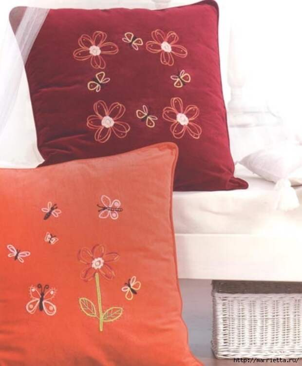 Подушки из мешковины и бархата с цветочной вышивкой (9) (555x673, 157Kb)