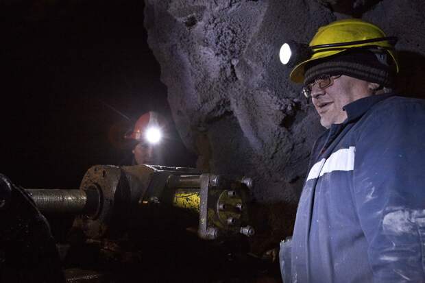 В Кузбассе Ростехнадзор приостановил работу четырех шахт