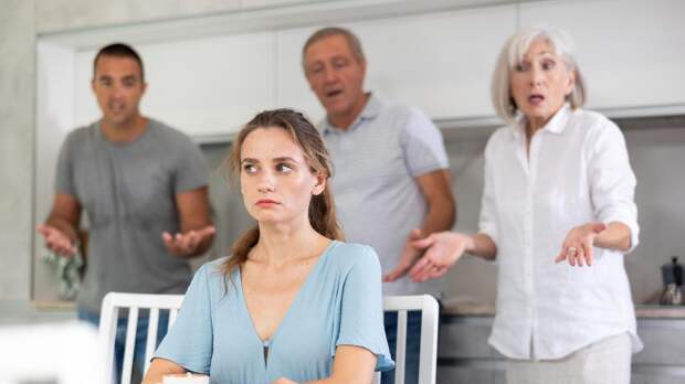 5 вопросов, которые следует задать себе, прежде чем разорвать отношения с родственниками