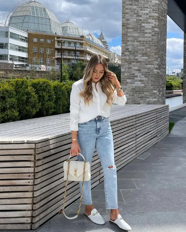 Модные джинсы осени 2021: шикарные новинки для стильных леди