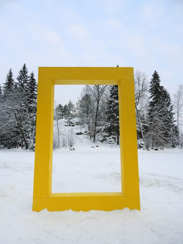 National Geographic установил желтые рамки в 20 уникальных местах России. В их числе — Семимостье и «Монрепо»