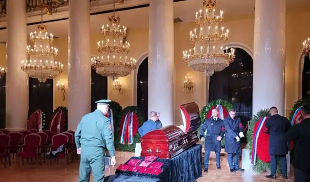 Владимира Жириновского похоронили на Новодевичьем кладбище