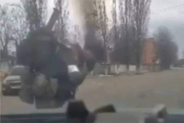 Разговор летчика ВСУ с российскими бойцами под Киевом в первые дни СВО попал на видео