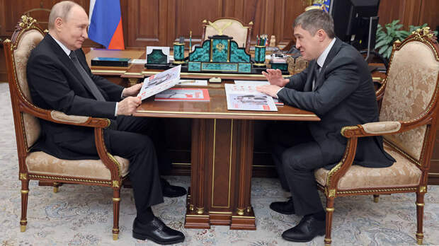 Владимир Путин воочию увидел Дмитрия Махонина.📷Фото: пресс-служба президента РФ