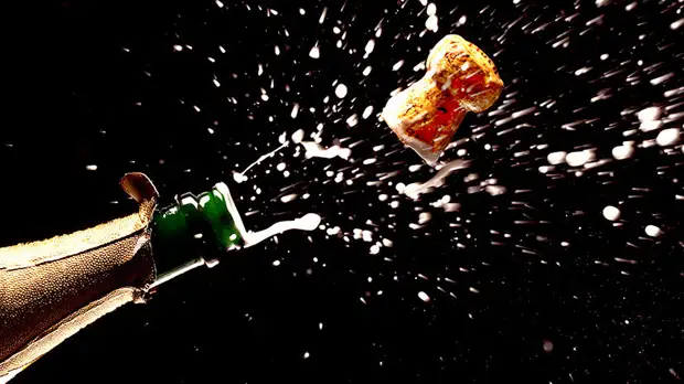 «Простые вещи»: нарколог — о новогоднем опьянении, похмелье и правильной закуске