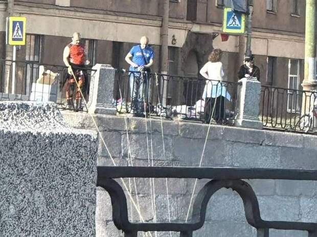 Ради спасения кота в Петербурге закрывают Фонтанку и разбирают набережную