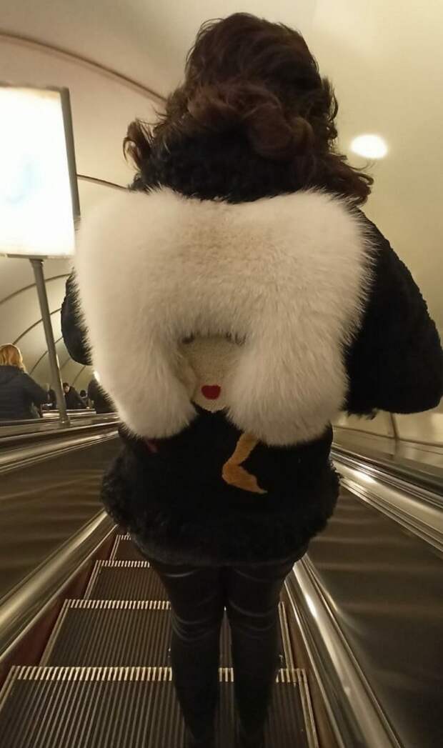 Модники и странные персонажи в метро