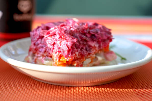 Россиян предупредили об опасности популярного новогоднего салата